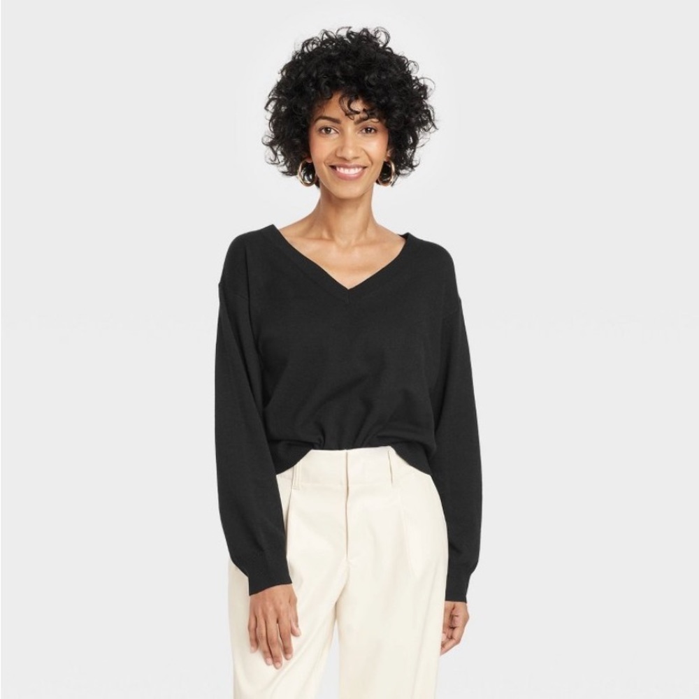 Women's Fine Gauge V-Neck Sweater - A New
Day™ Black nwt